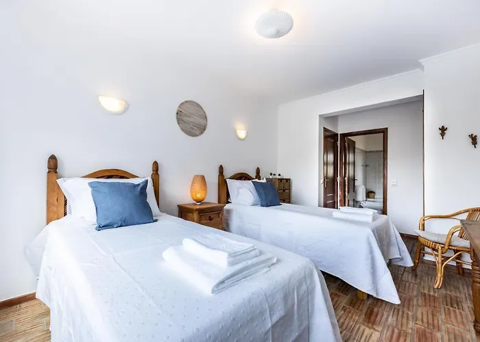 Coolhouses Luz, 3 Bed Linked House, Shared Pool, A Stone\'S Throw Of The Sea, Casa Sirrah
