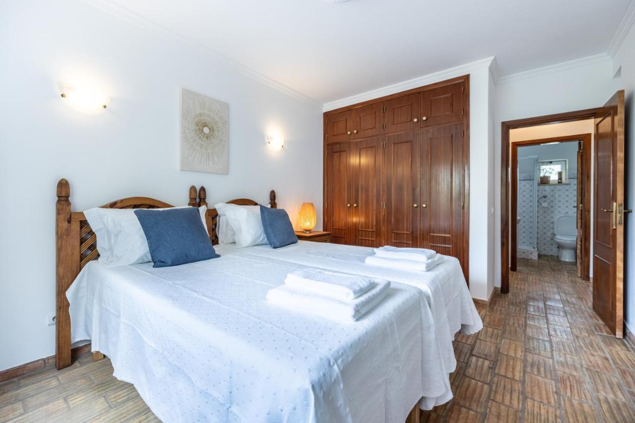 Coolhouses Luz, 3 Bed Linked House, Shared Pool, A Stone's Throw Of The Sea, Casa Sirrah Holiday home Praia Da Luz