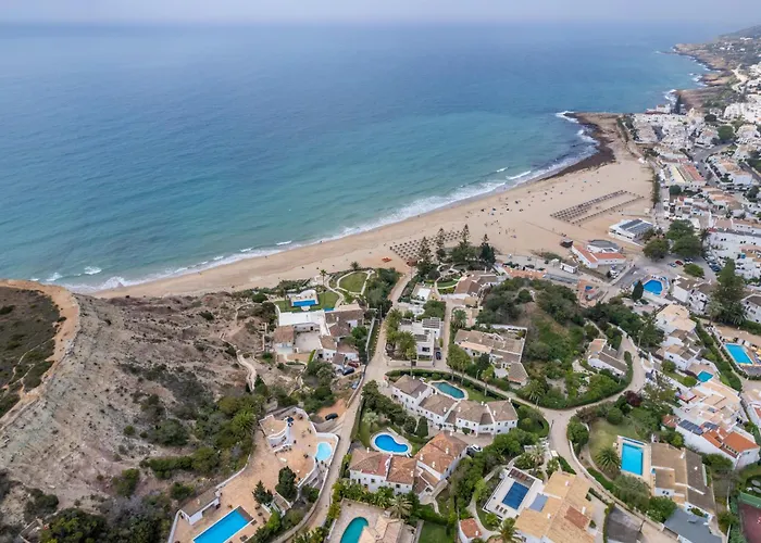 Coolhouses Luz, 3 Bed Linked House, Shared Pool, A Stone\'S Throw Of The Sea, Casa Sirrah